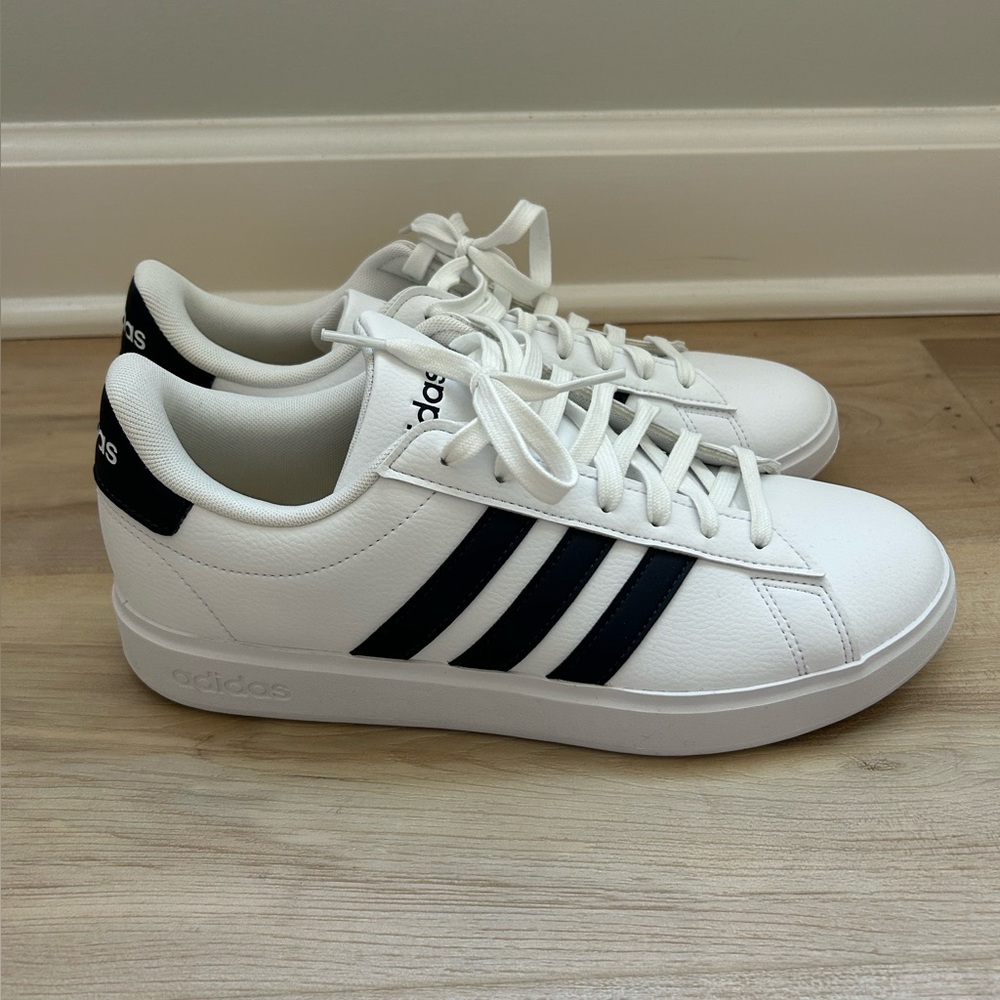 Adidas Men's White and Black Sneakers